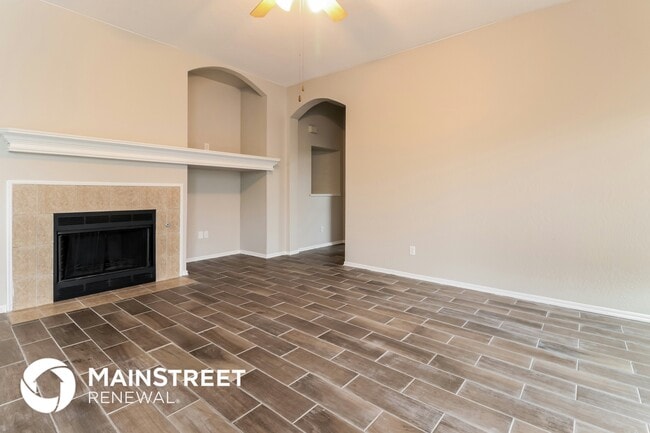 Building Photo - 1125 Oak Creek Dr