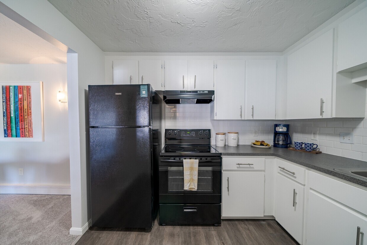 Cocina moderna en Rosemont Square Apartments en Randolph, MA 02368 - Rosemont Square