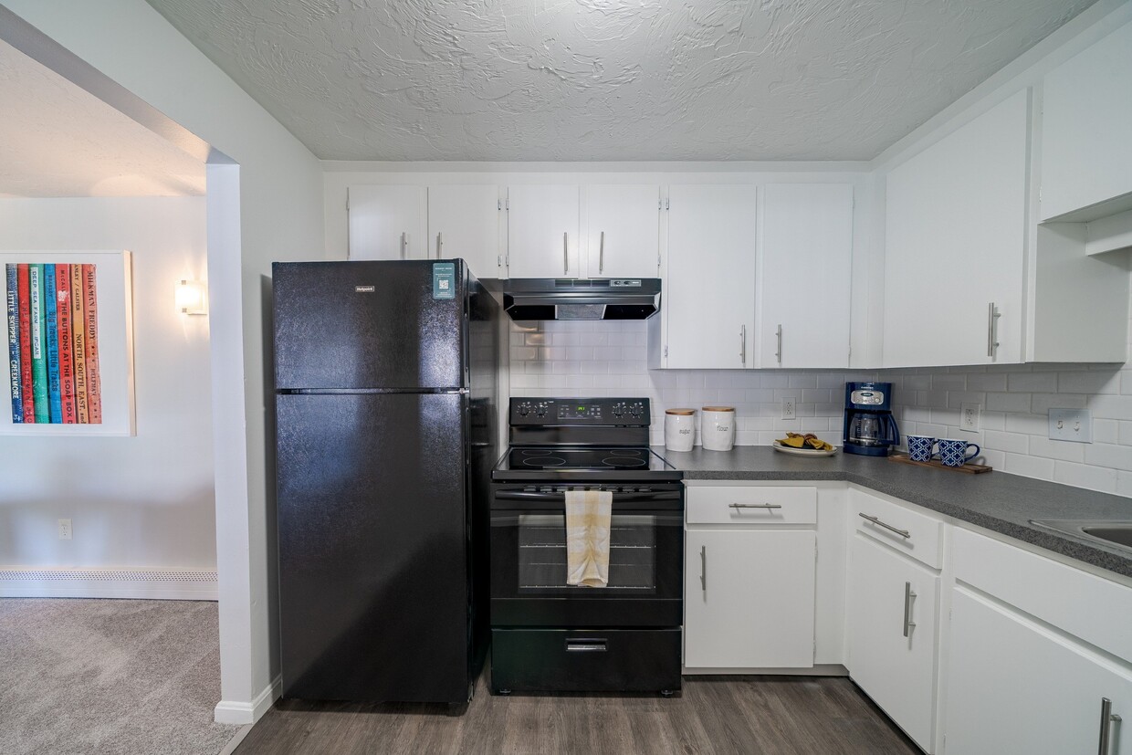 Modern Kitchen at Rosemont Square Apartments in Randolph, MA 02368 - Rosemont Square