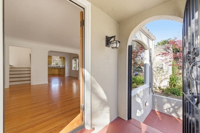 Foto del edificio - Spacious 2 Bed, 2 Bath Home