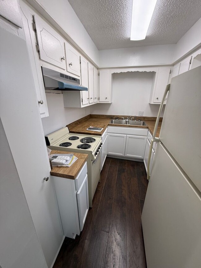 Building Photo - 1018 S 16th St