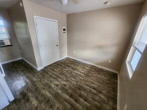 Building Photo - 400 11th St W