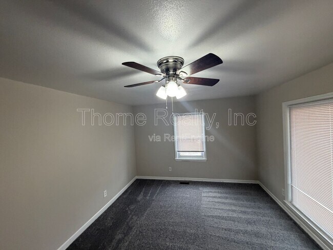 Foto del edificio - 1113 S Cambridge Cir