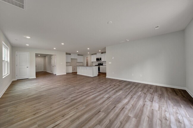 Foto del edificio - Spacious 5bd,3ba Home!