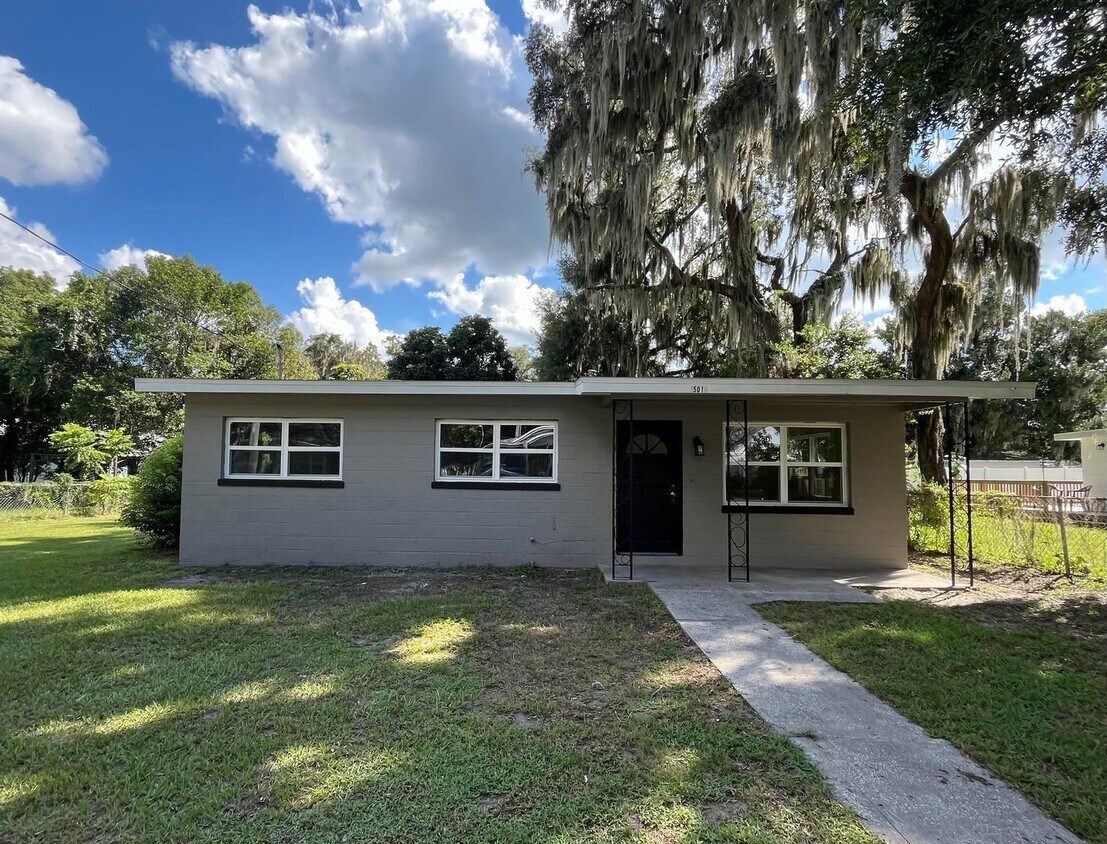 Charming 3 Bed 1 Bath Plant City!! - Charming 3 Bed 1 Bath Plant City!!