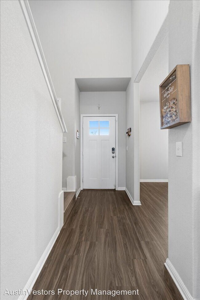 Building Photo - 4 br, 2.5 bath House - 308 Shiner Ln