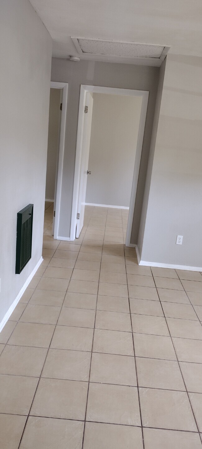 Foto del edificio - 5301 E 18th Avenue