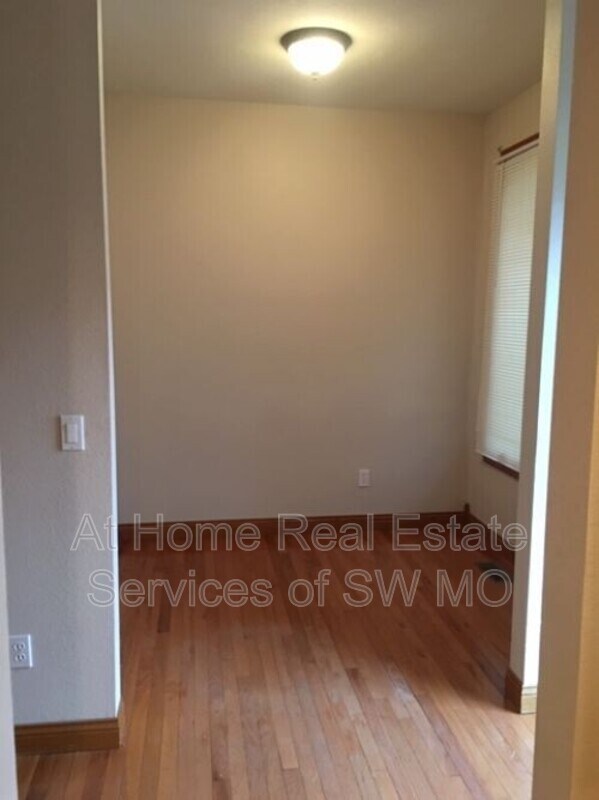 Foto del edificio - 5587 N 17th St