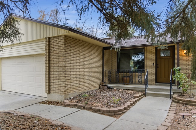 Building Photo - 1630 Plata Way