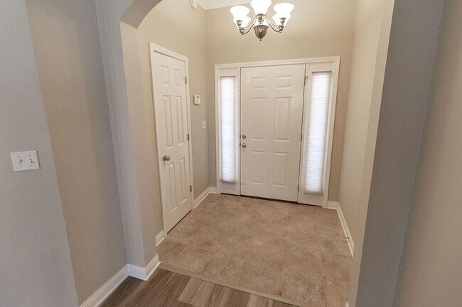 Foto del edificio - 6900 Madison Creek Dr