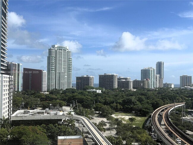 Foto del edificio - 79 SW 12th St