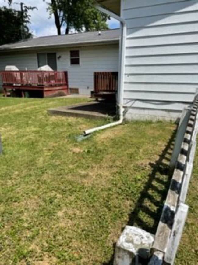 Building Photo - 400 Westwood Drive