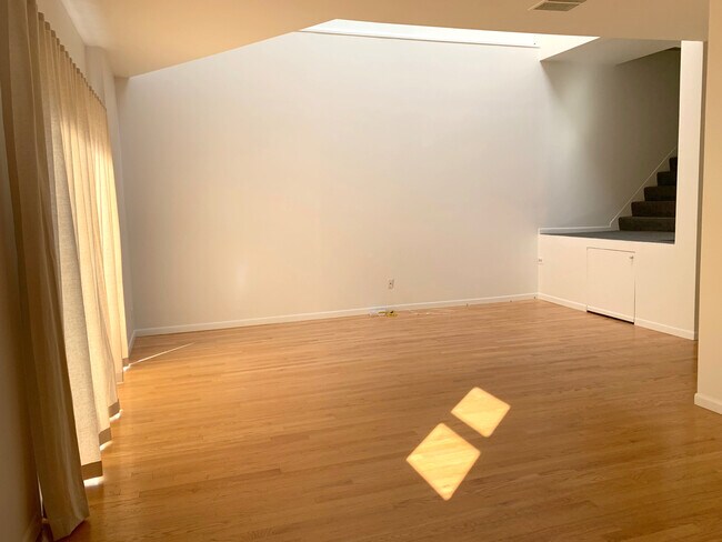 Building Photo - 1726 N Clybourn Ave