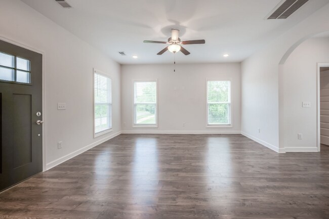 Foto del edificio - 740 Bellevue Rd