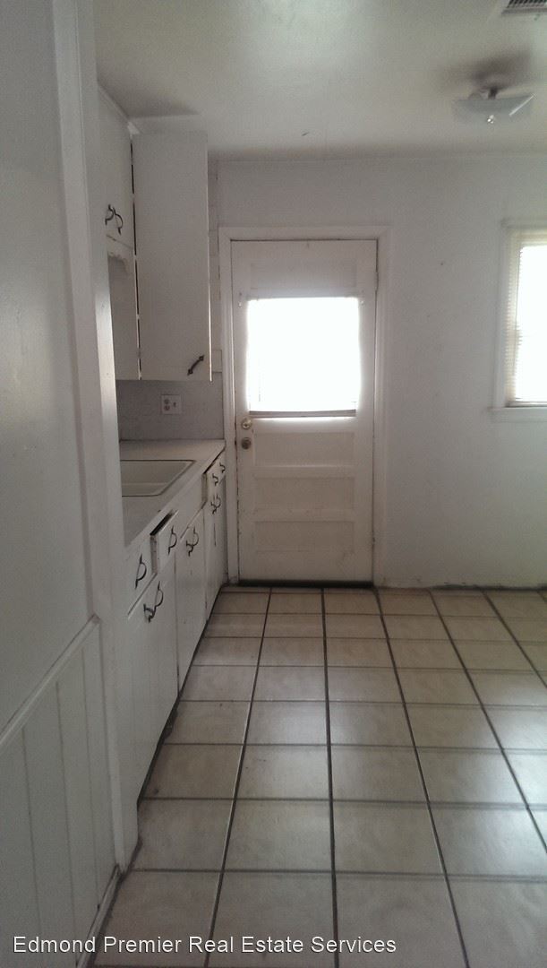 Building Photo - 2 br, 1 bath House - 216 w 4th Street