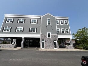 Building Photo - 40 Division St