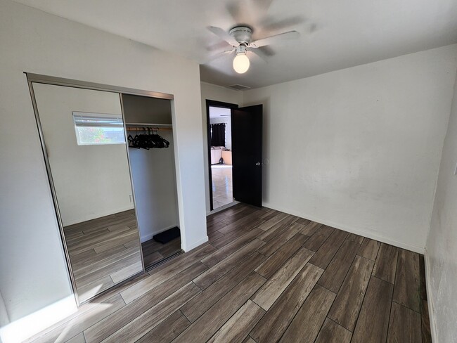 Foto del edificio - 3518 W Lynwood St