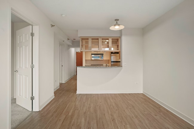 Photo - 1276 S Michigan Ave Apartment