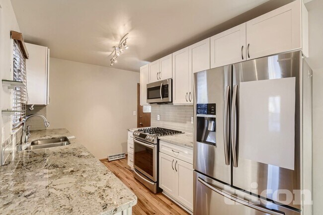 Foto del edificio - 6921 Russell Ave S