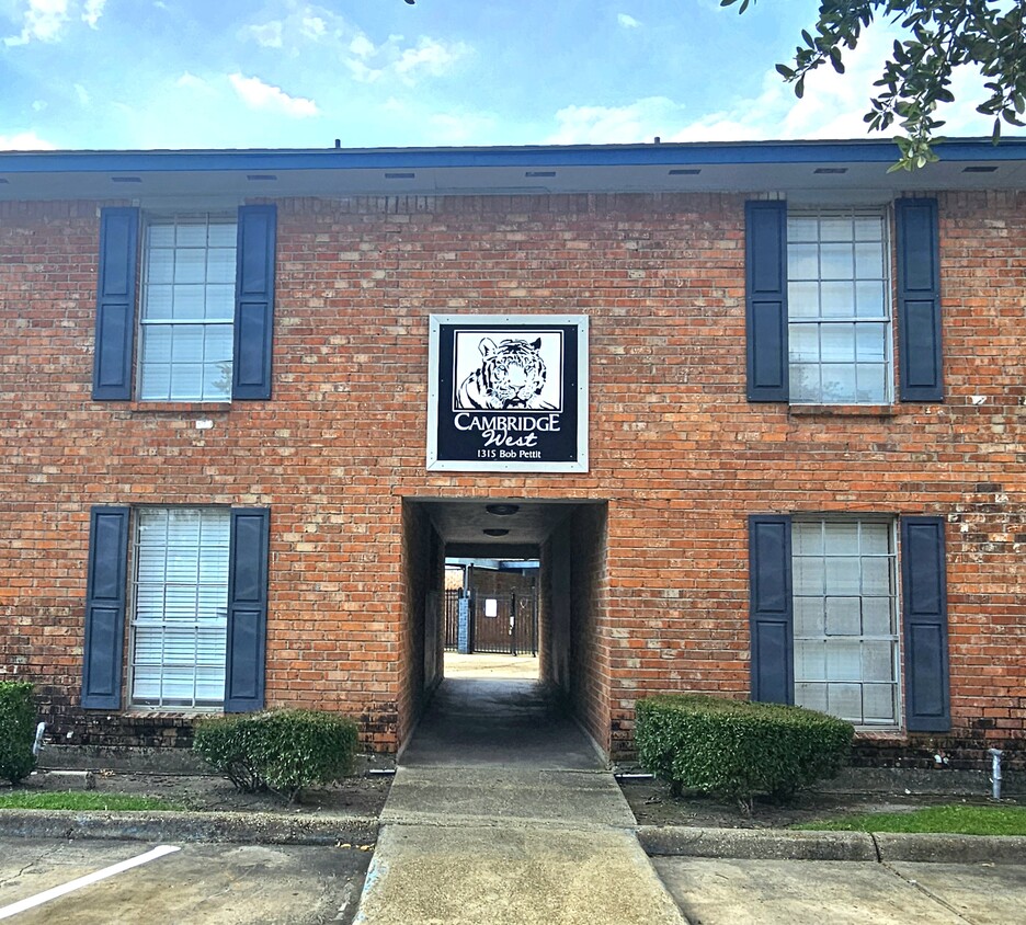 Primary Photo - Cambridge West Apartments