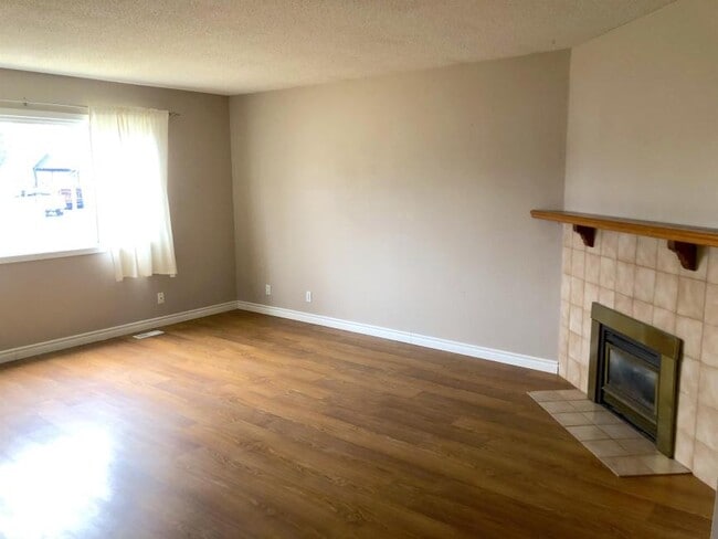 Building Photo - 3 bedroom in Prince George BC V2N 3W9