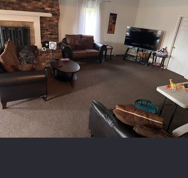 Building Photo - 714 Freeman Rd