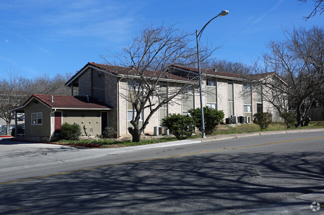 Building Photo - Spring Hollow