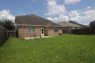 Building Photo - 2027 Creek Run Dr