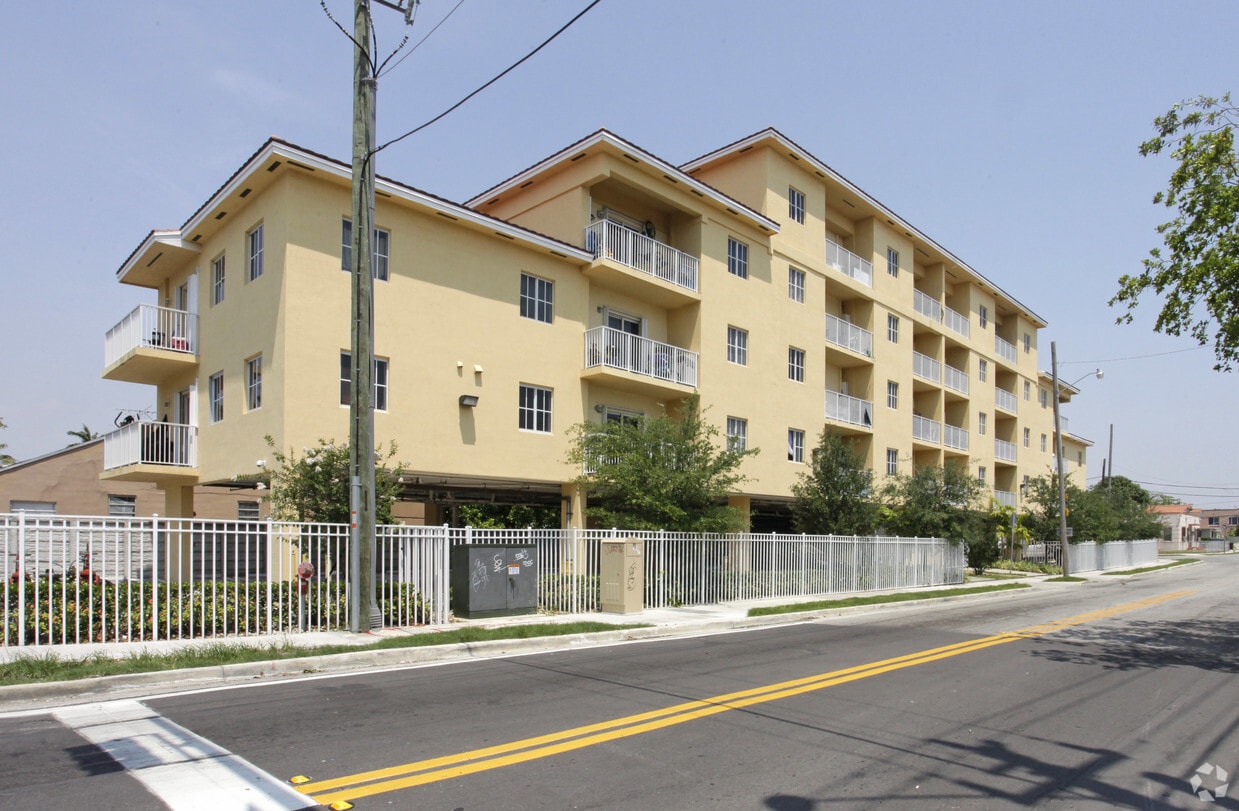 Building Photo - 500 SW 19th Ave