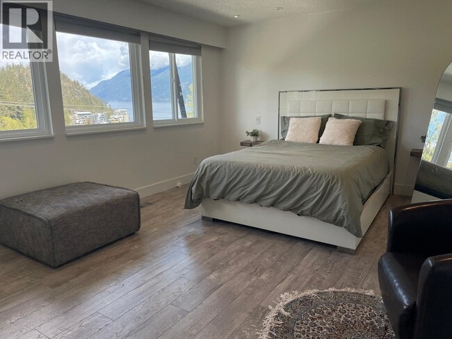 Building Photo - 6446 Marine Dr