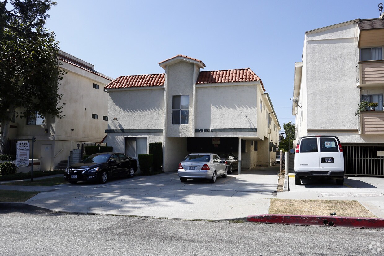 Primary Photo - 3415 Mentone Ave