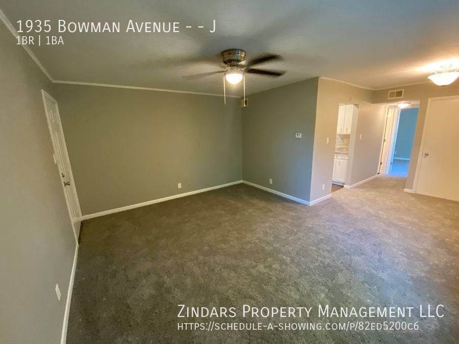 Foto principal - Remodeled 1 Bedroom Apartment in Danville, IL