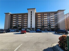 Building Photo - 4280 SE 20th Pl