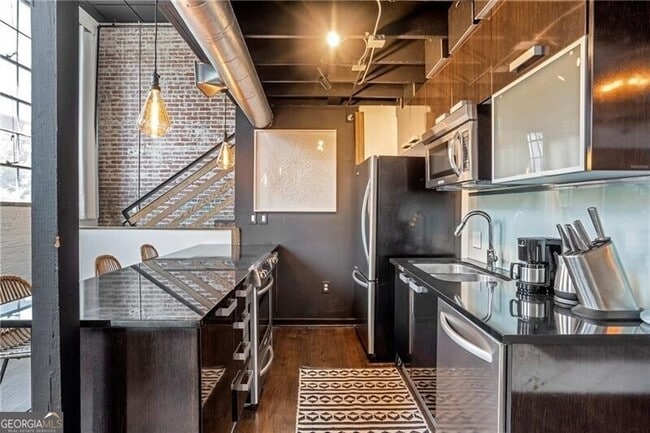 Foto del edificio - 650 Glen Iris Dr NE