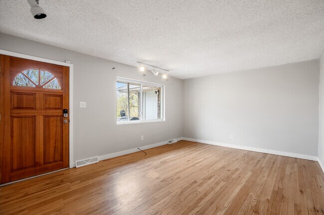 Foto del edificio - 1227 Raleigh St