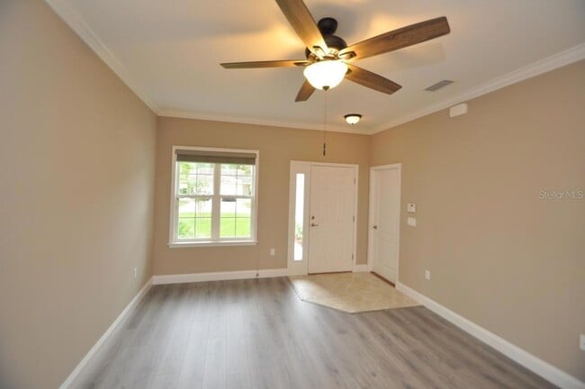 Building Photo - 11 Ullynn Pl