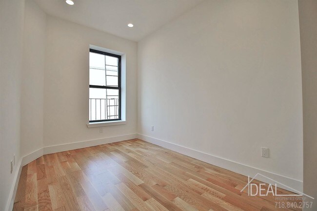 Building Photo - 2 bedroom in Brooklyn NY 11221