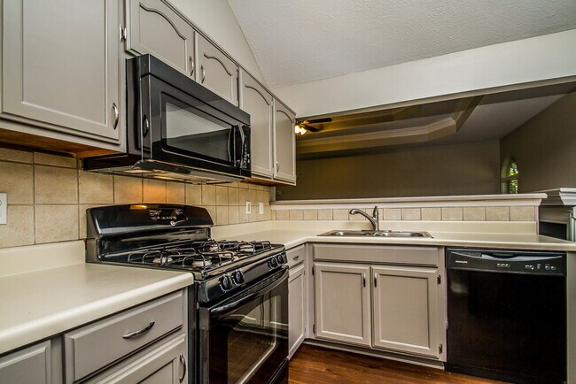 Foto del edificio - 1502 Amberwood Cir