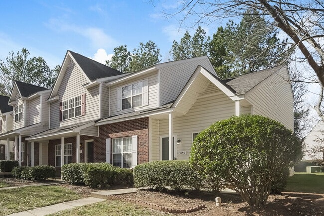 Building Photo - 10142 Forest Landing Dr