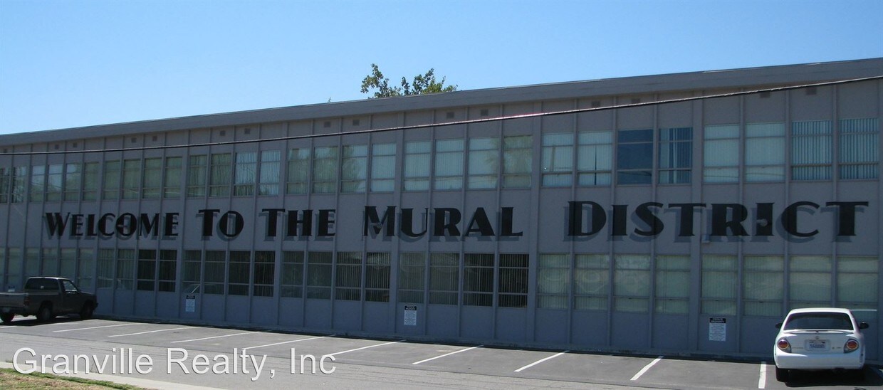 Primary Photo - 64 N Fulton St