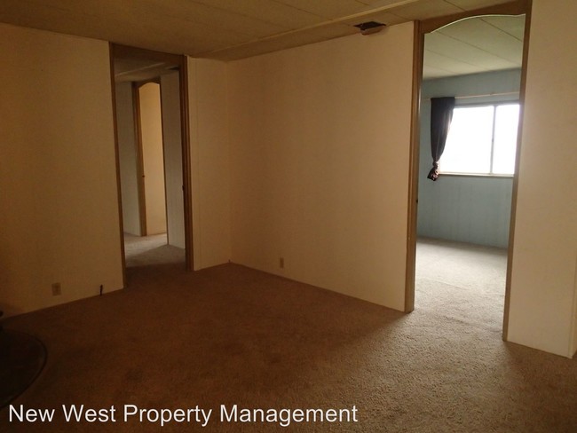 Building Photo - 2 br, 1.5 bath House - 554 Adams Street