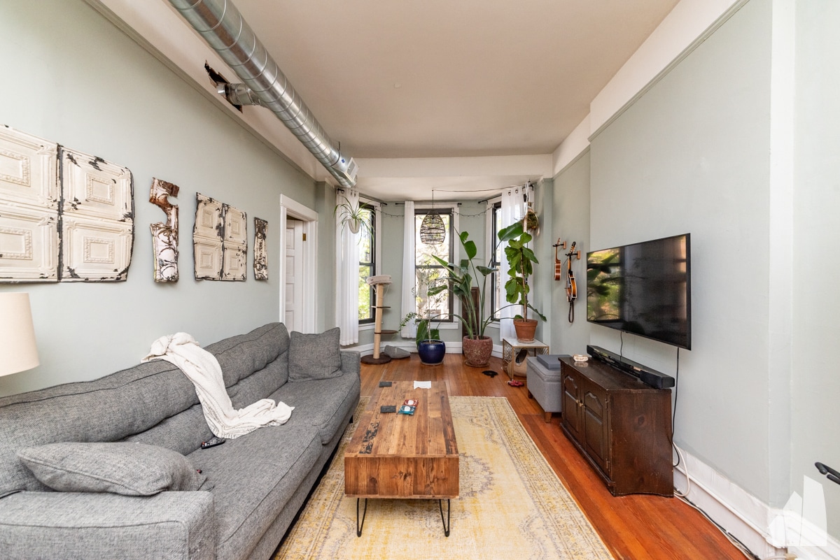 Photo - 3336 N Sheffield Ave (Chicago, IL)