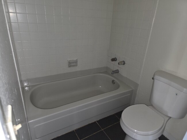 Foto del edificio - 2512 N Carroll St