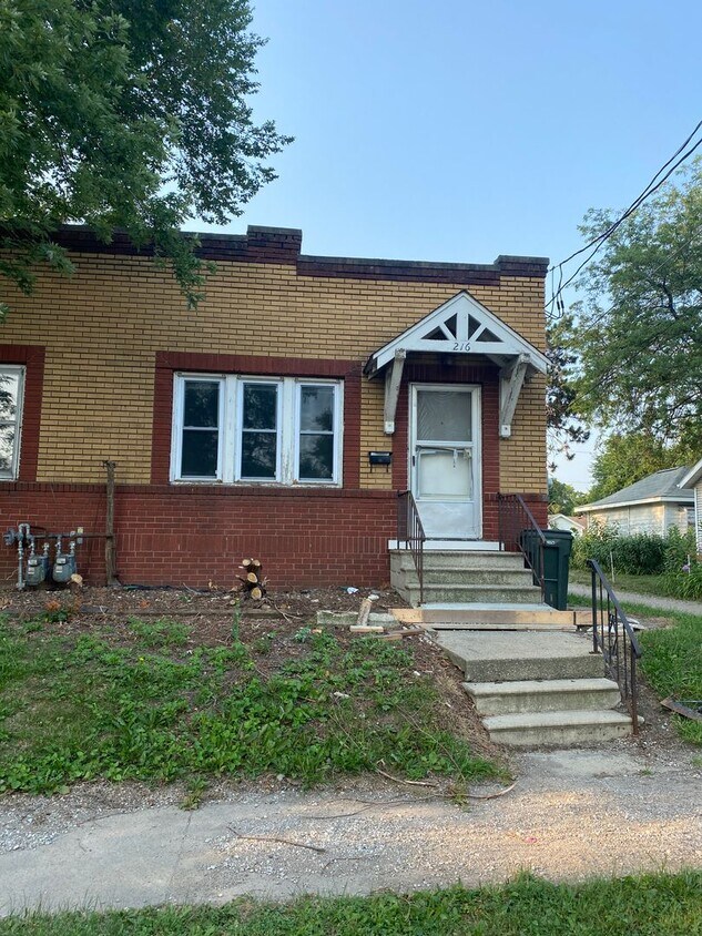 Primary Photo - 1 Bedroom Duplex for Rent 216 Pleasant Wat...
