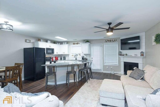 Building Photo - 6361 Mossy Oak Landing