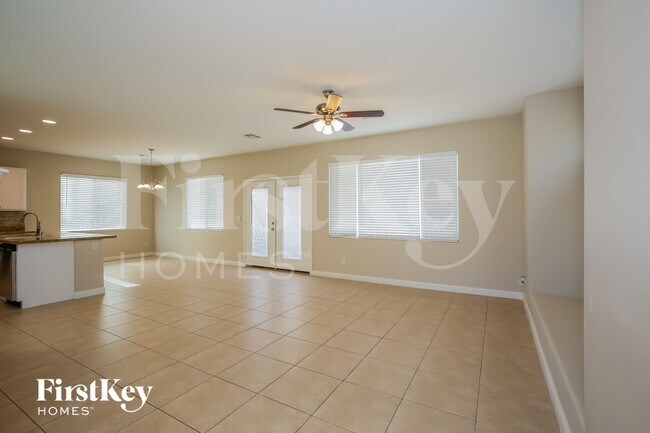 Foto del edificio - 6624 Petrified Forest St