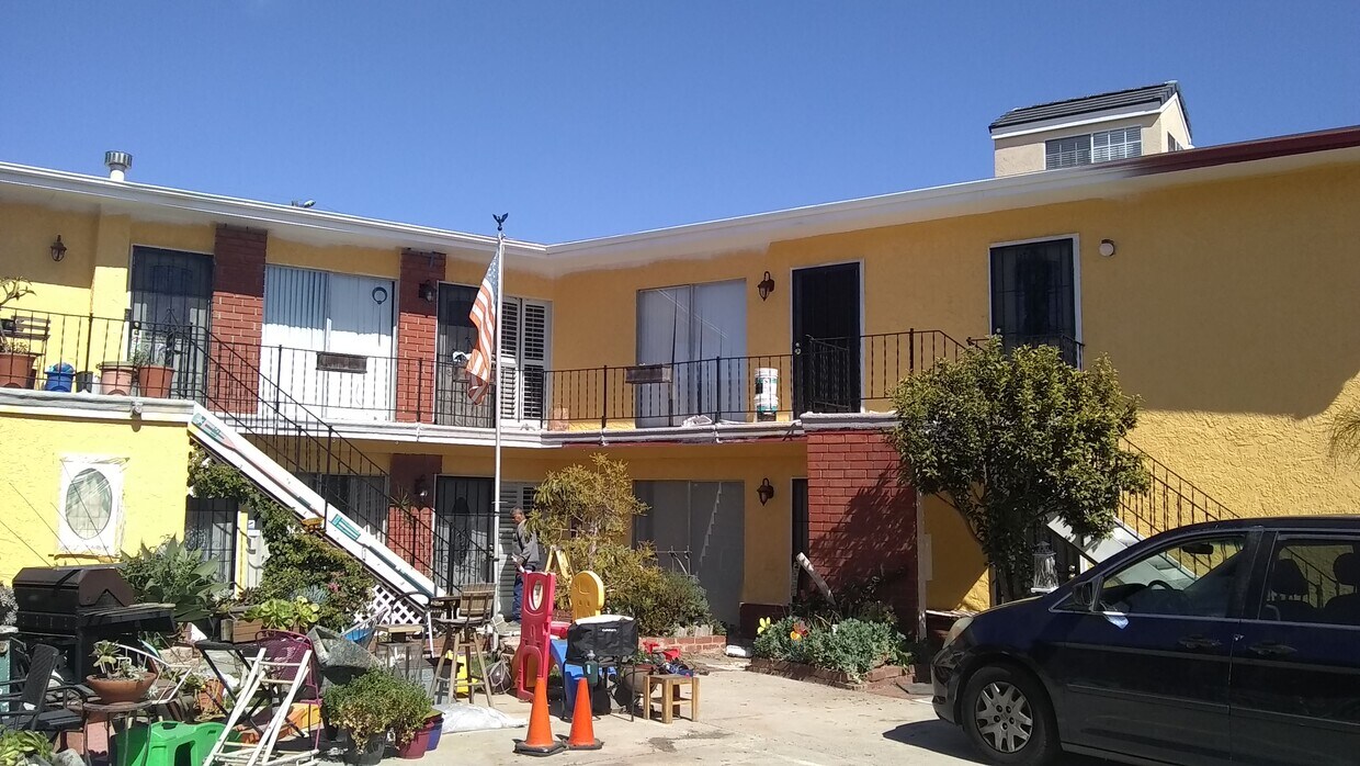 Front - 1603 Ocean Ave