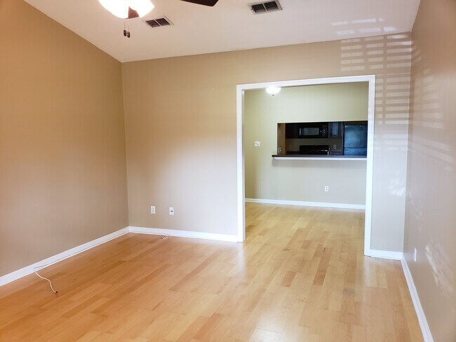 Foto del edificio - 1219 Limestone St