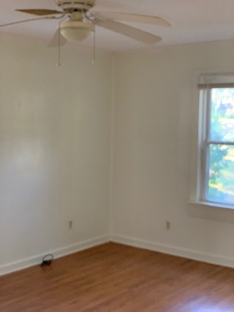 Building Photo - 4061 Hillcrest Ln W