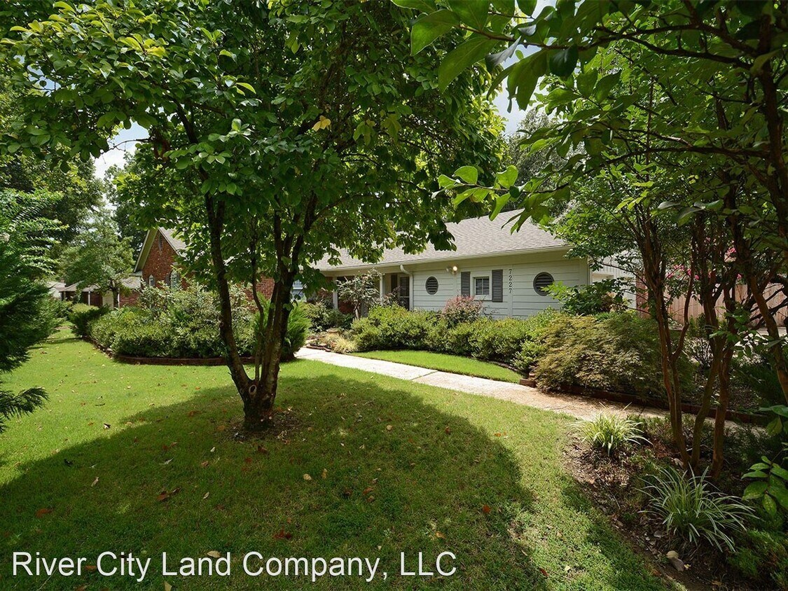 Primary Photo - 5 br, 2.5 bath House - 7227 Poplar Pike